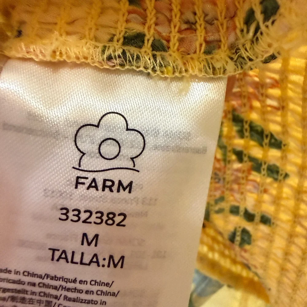 Farm Rio Yellow Delicate Flower Blouse.  Size Medium Worn once - Picture 10 of 11